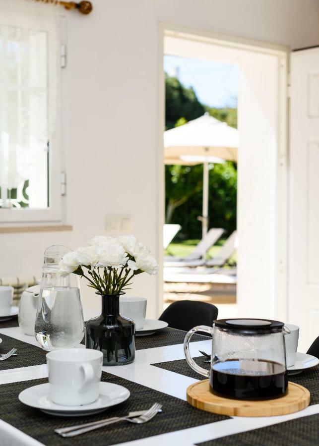 Exclusive Villa Toulouse With Pool In Falesia Algarve 阿尔布费拉 外观 照片